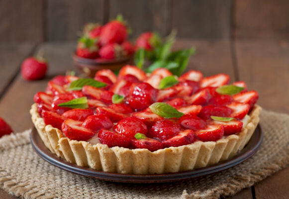 Tarte aux fraises : douceur fruitée aux origines ancestrales